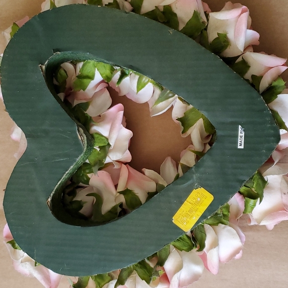 Heart shape pink roses wall decorative artificial flowers - Picture 5 of 5